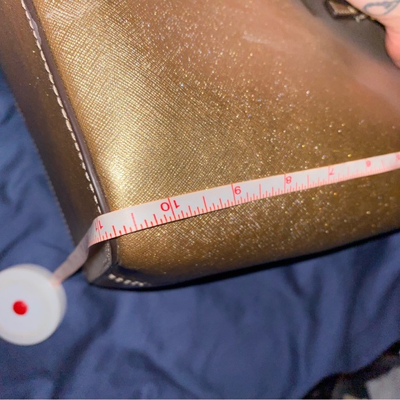 EUC Michael kors gold XL tote bag - Picture 15 of 17